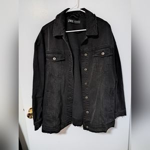 ZARA - OVERSIZED DISTRESSED DENIM JACKET - XL